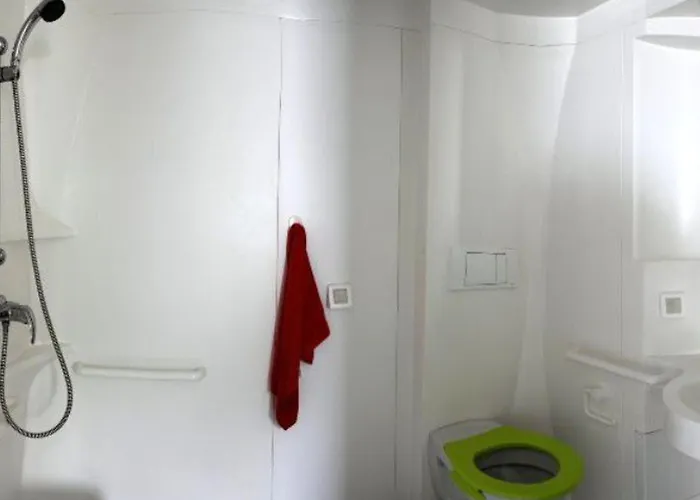 Mobil-home Pmr Avec Terrasse à Brétignolles-sur-mer - Api-1-52-327 Camping *