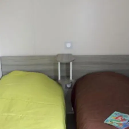 Kamp alanı Mobil-home Pmr Avec Terrasse A - Api-1-52-327