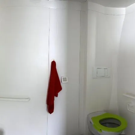 Mobil-home Pmr Avec Terrasse A - Api-1-52-327 مكان تخييم *