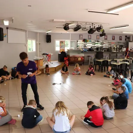 مكان تخييم Mobil-home Pmr Avec Terrasse A - Api-1-52-327 *