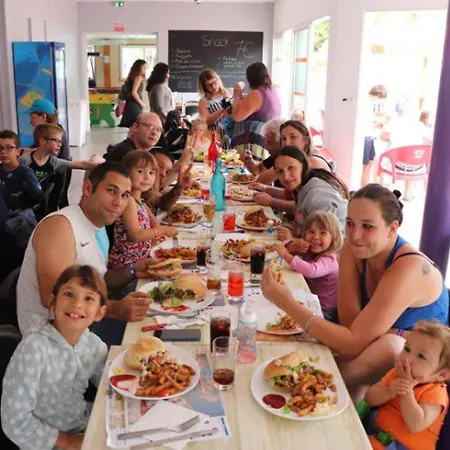 مكان تخييم Mobil-home Pmr Avec Terrasse A - Api-1-52-327 *